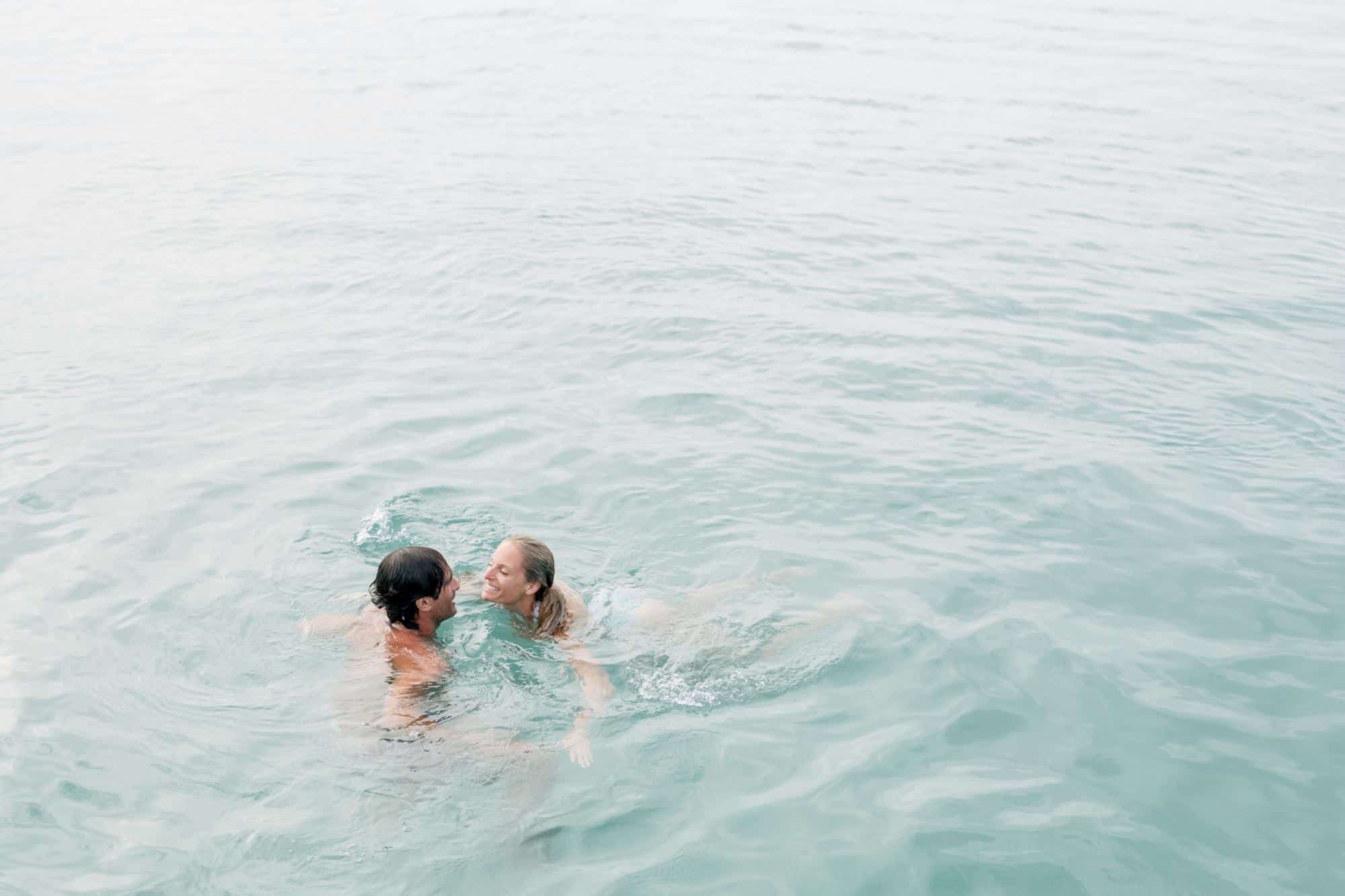 Coral beach club wedding Bermuda - Bride and groom jumped in the ocean