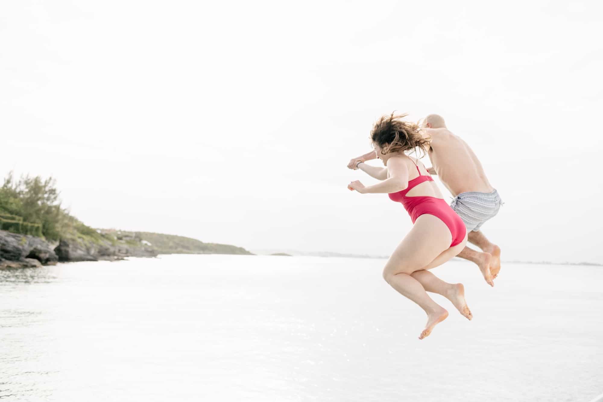 Coral beach club wedding Bermuda - Bride and groom jumped in the ocean